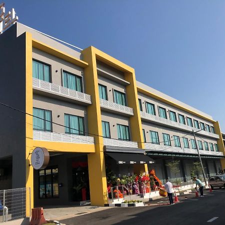 O&G Hotel Parit Buntar Esterno foto