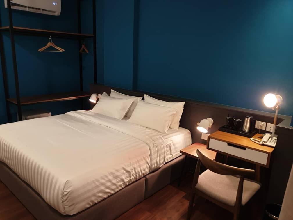 O&G Hotel Parit Buntar Esterno foto