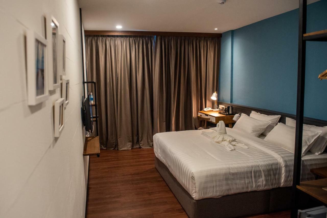 O&G Hotel Parit Buntar Esterno foto