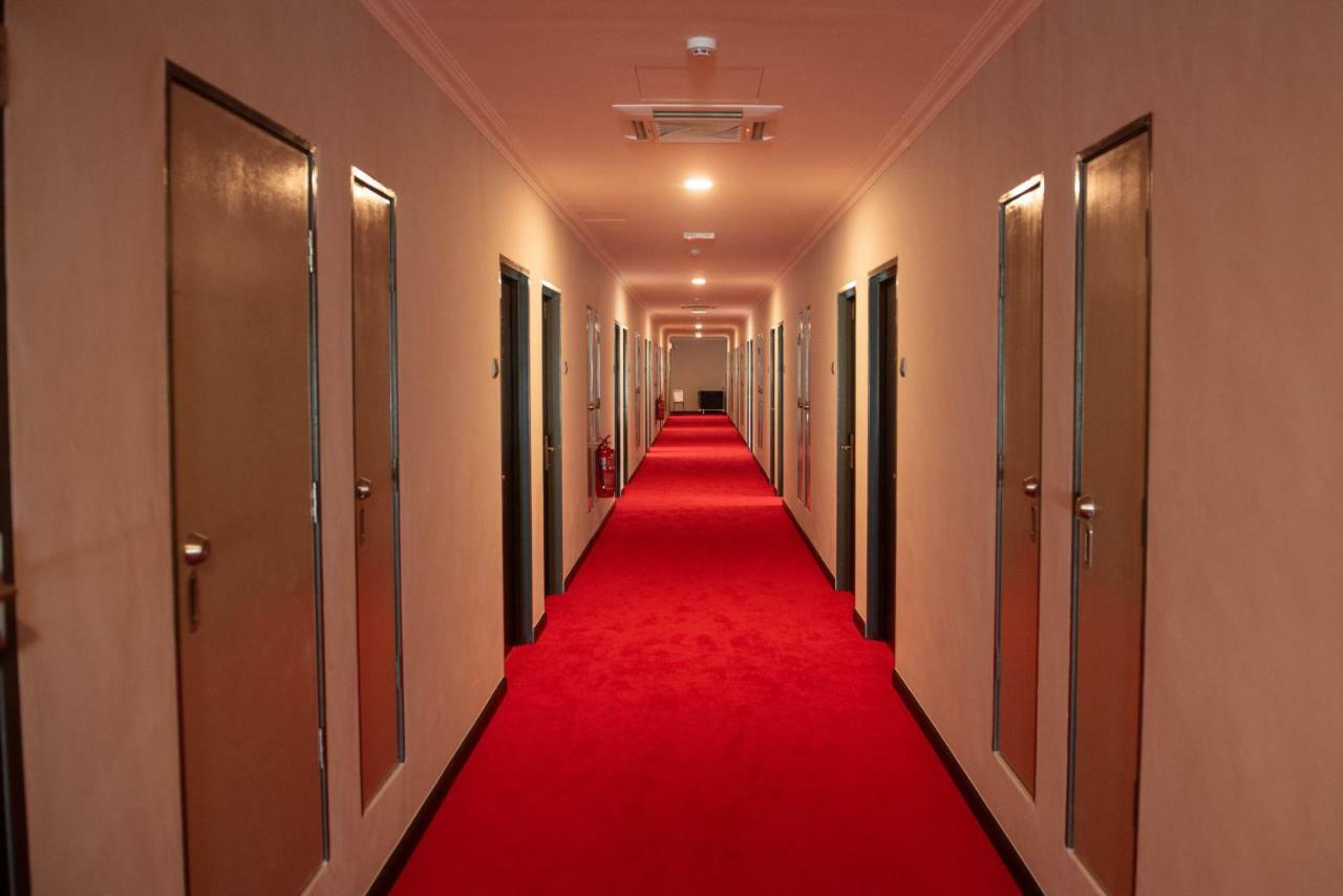 O&G Hotel Parit Buntar Esterno foto